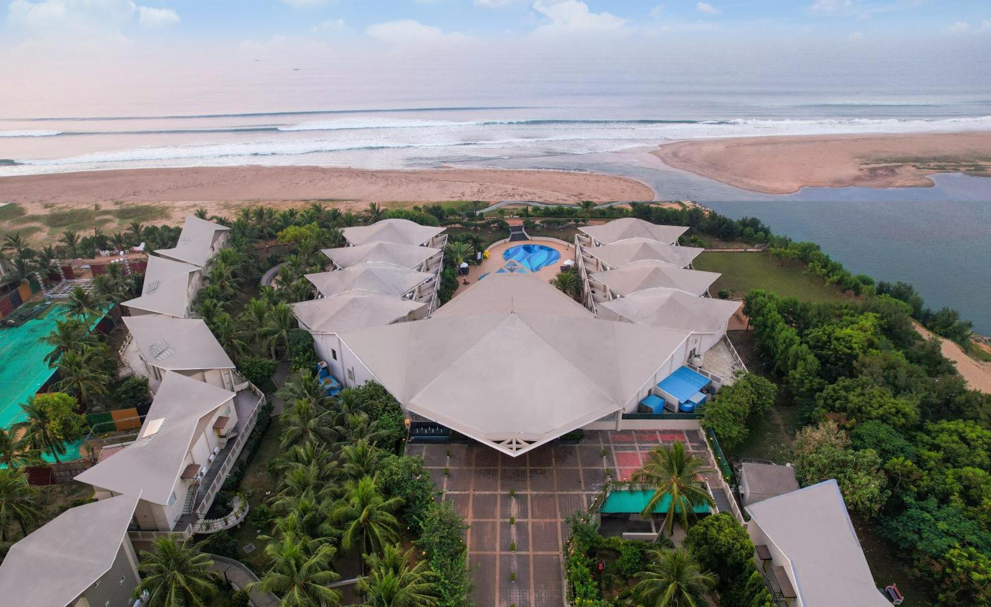 Sterling Puri Hotel Exterior photo